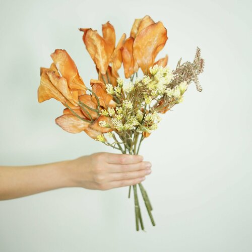 Искусственные цветы оранжевые букет Донга