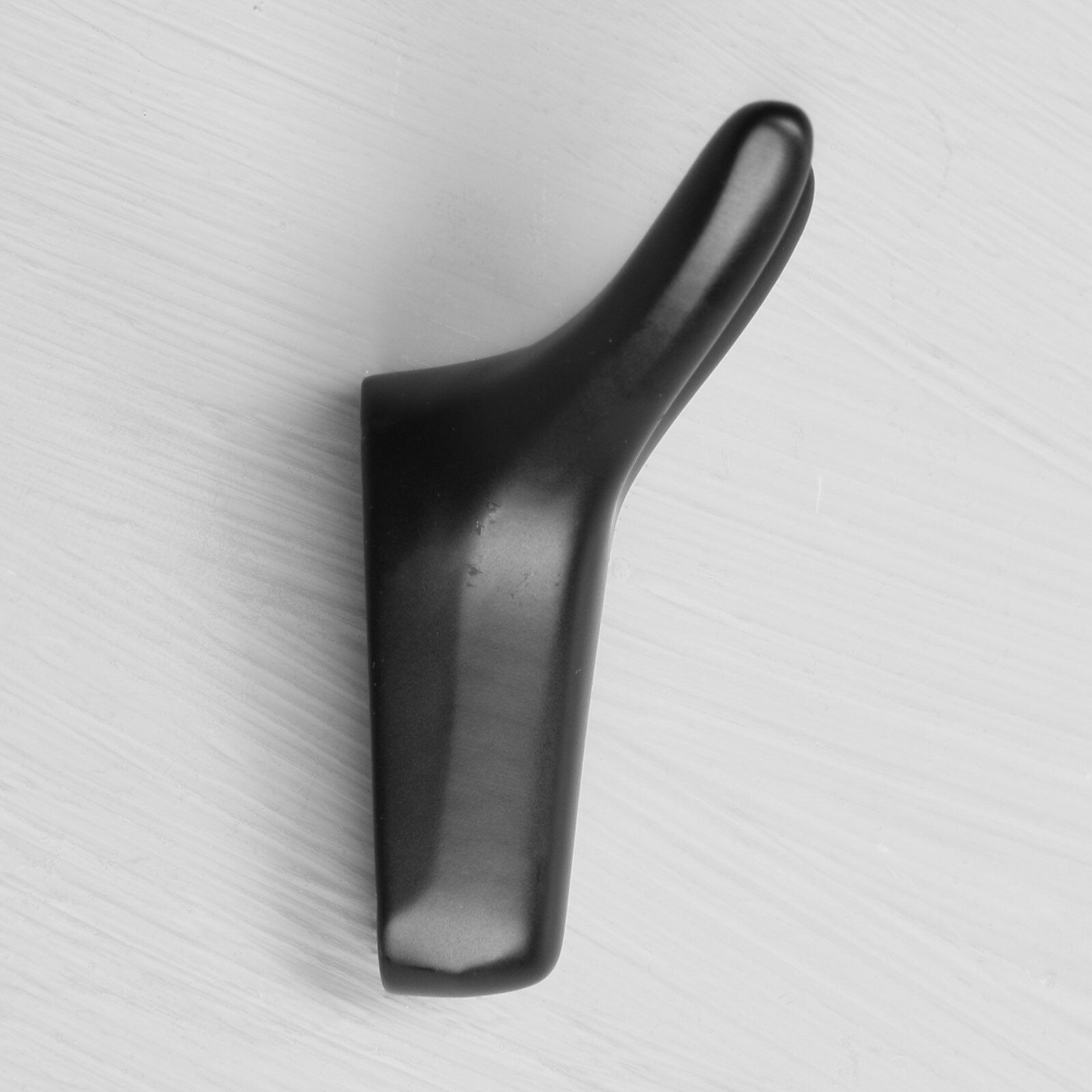 Крючок мебельный CAPPIO OX, двухрожковый, цвет черный - фотография № 5