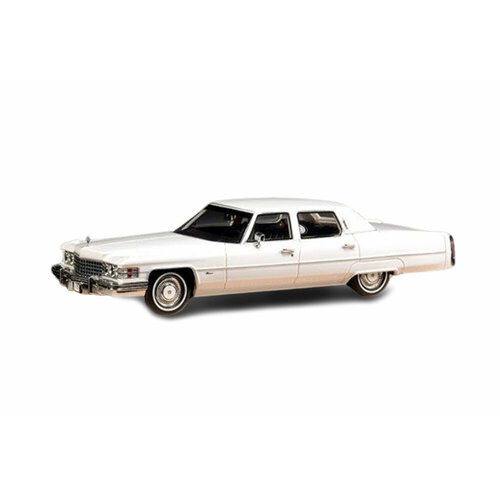 Cadillac fleetwood brougham 1974 white
