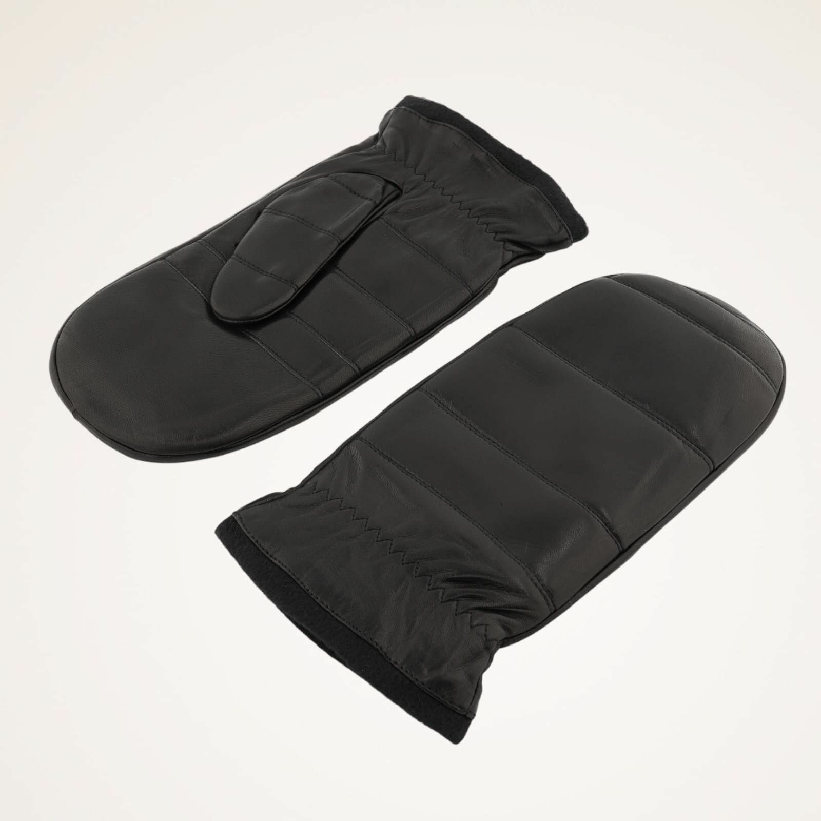 фото Варежки мужские из черной кожи оленя с подкладом из натуральной набивной шерсти