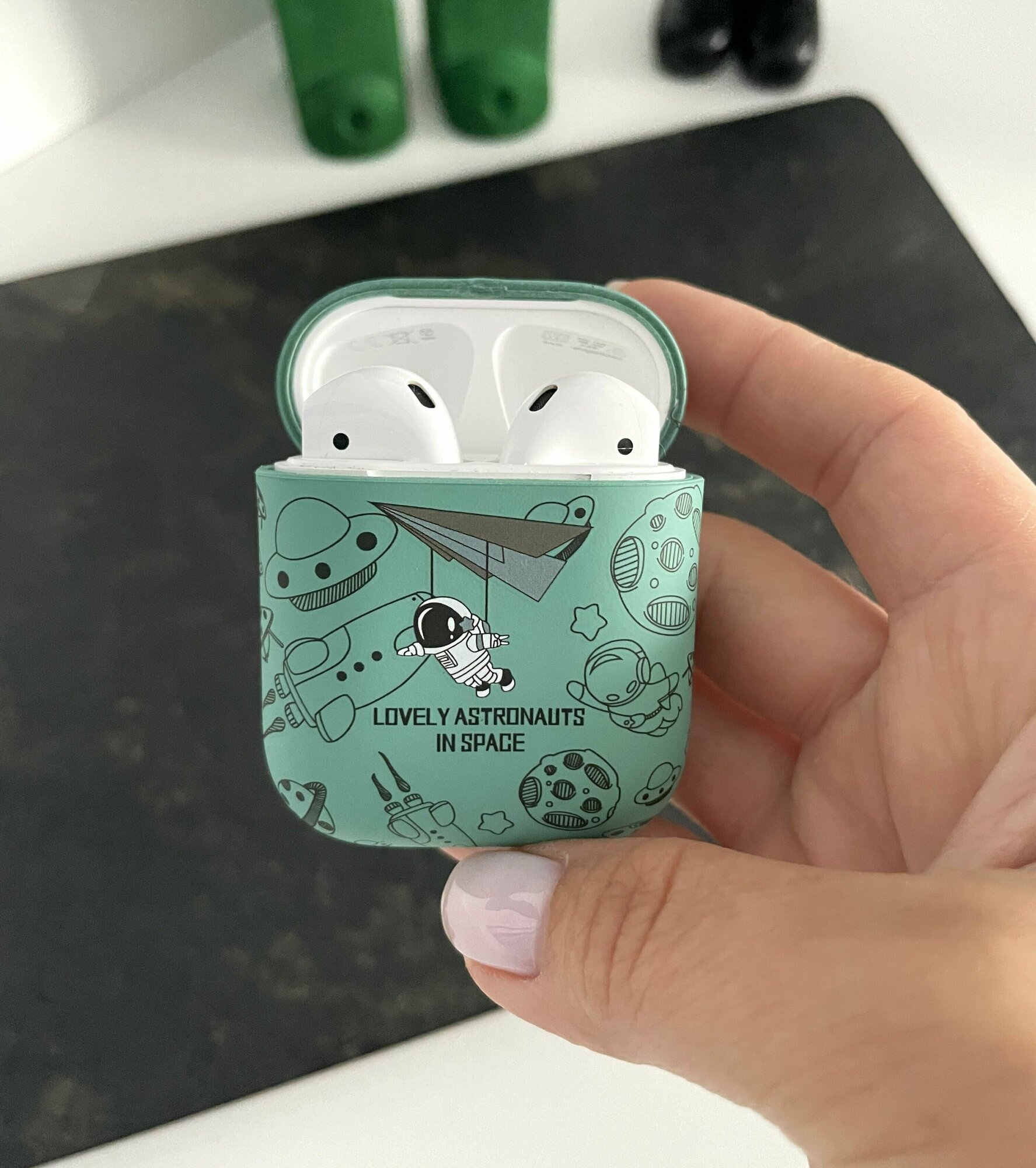 Чехол для наушников AirPods 1/2, Астронавт, зеленый