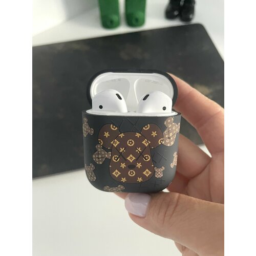 Чехол для наушников AirPods 1/2 (Bearbrick), черный