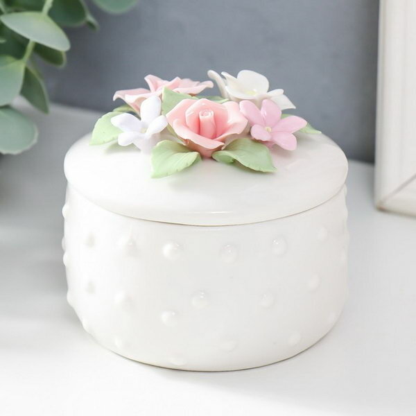 фото Шкатулка керамика "Цветочный сад. Горошек" белая 8х8х8см