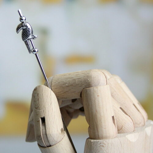 Шпажка ручной работы тукан серебро