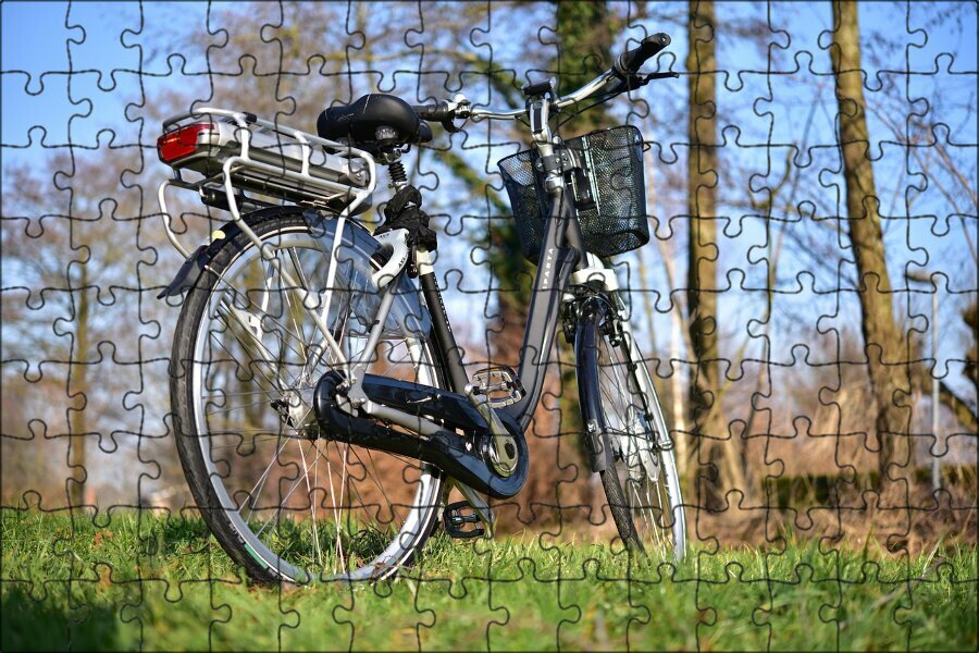 Магнитный пазл "Электронный велосипед, велосипед, фото" на холодильник 27 x 18 см.