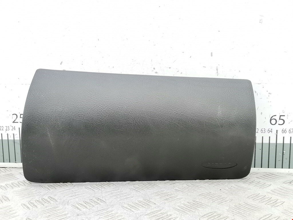 Накладка декоративная на торпедо Volkswagen Golf 4 1J1880261C арт. 2196681