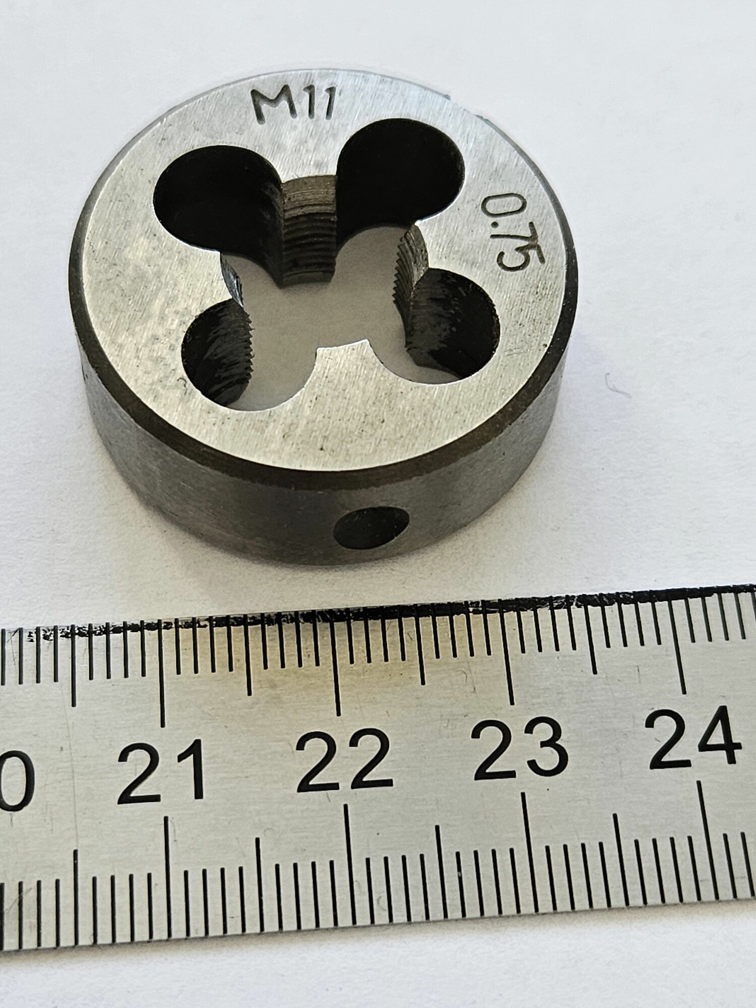 Плашка метрическая М11х0,75