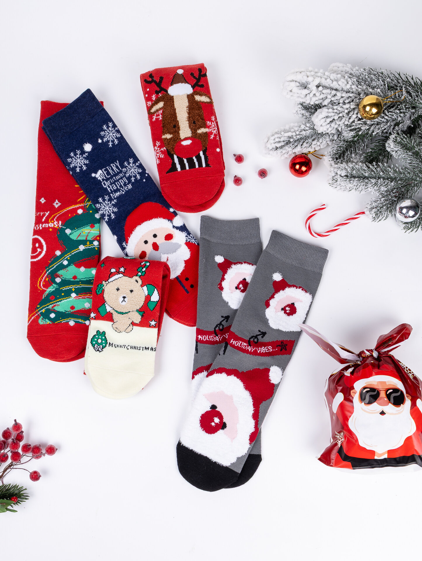 Носки CAMISATEX новогодние теплые хлопковые с принтом набор, комплект, 5 пар, размер 36-41, зеленый, синий, белый, красный, серый — фото 1