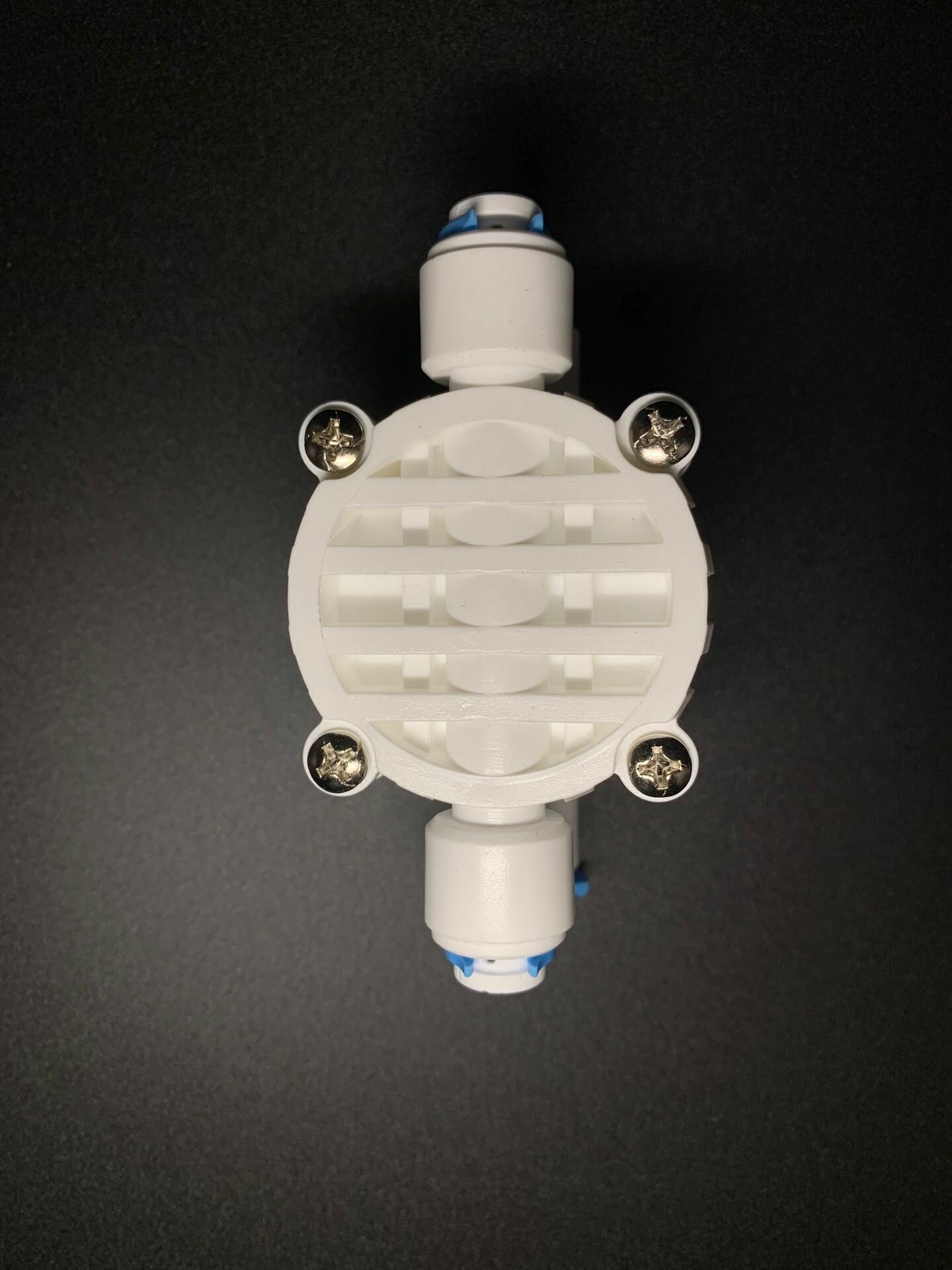Четырехходовой клапан отсечной (автопереключатель) 1/4", универсальный, для фильтр-систем с мембраной обратного осмоса, с цанговым соединением под трубку 6 мм