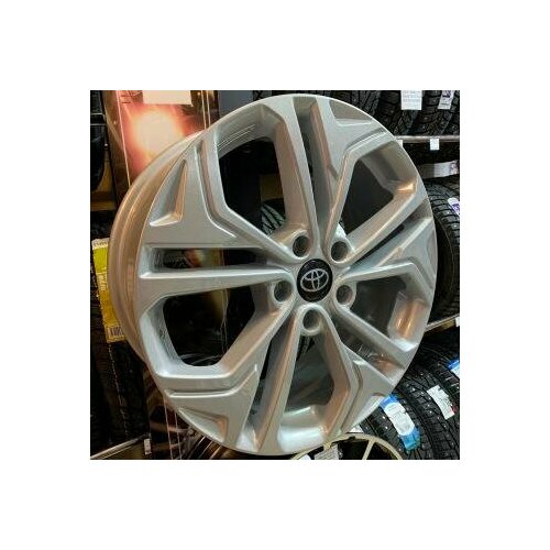 Remain R205 сильвер 18*7,5 5*114,3 Et45 dia 60,1 (18_Toyota RAV4)