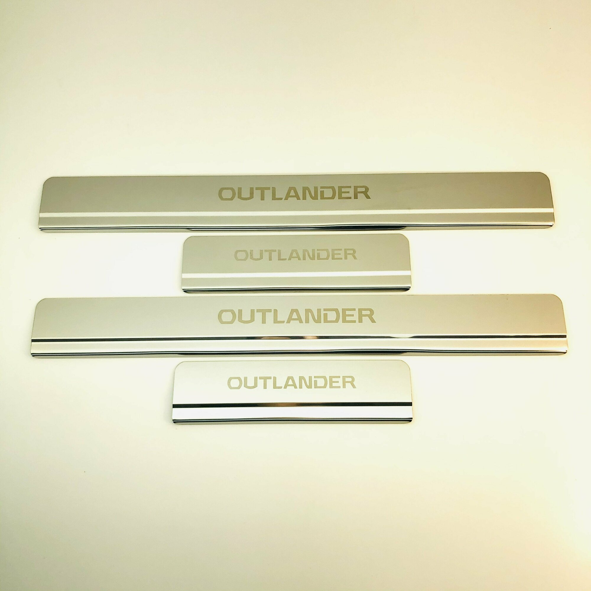 Накладки на пороги из нержавеющей стали для Mitsubishi Outlander (2012-н. в.) комплект 4 шт.