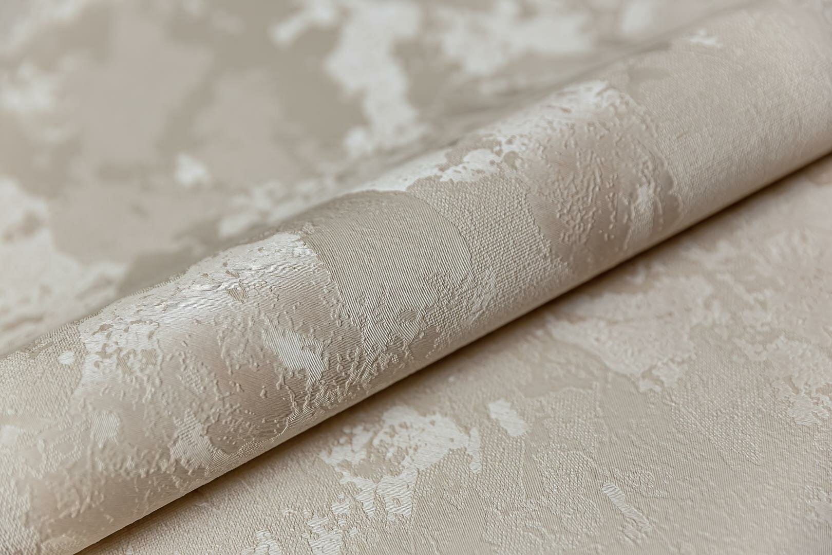 фото Обои виниловые Kerama Marazzi Экзотика база (1,06х10,05) бежевые KM6008 (рул.)