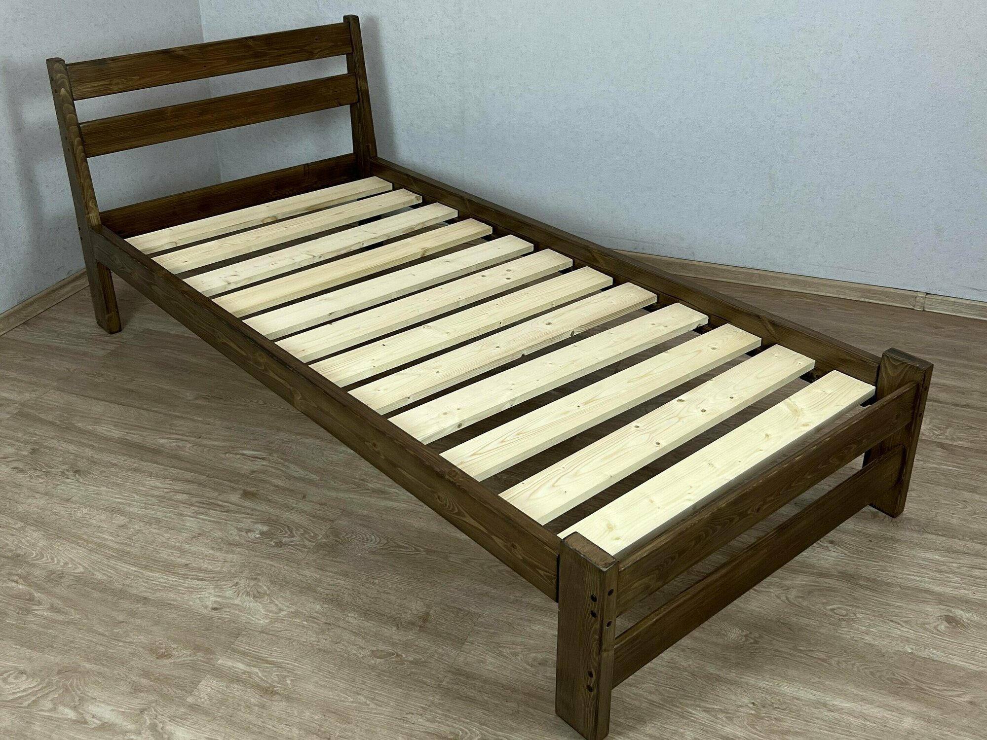 Кровать односпальная Мишка усиленная из массива сосны с реечным основанием, 200х100 см (габариты 210х110), цвет темный дуб