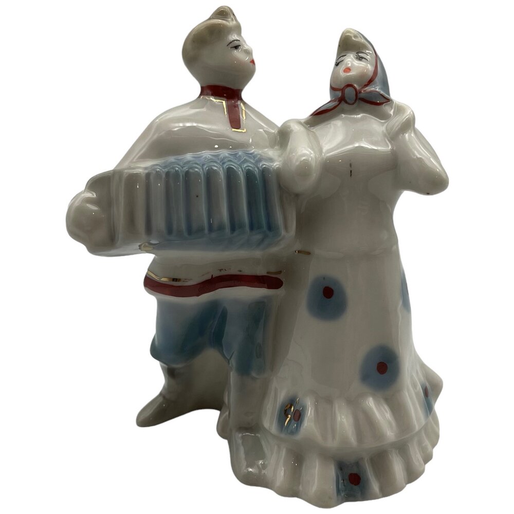 фото Фарфоровая статуэтка "Частушка", автор Синявская С. И, 1960-1970 гг, Сысерть, СССР