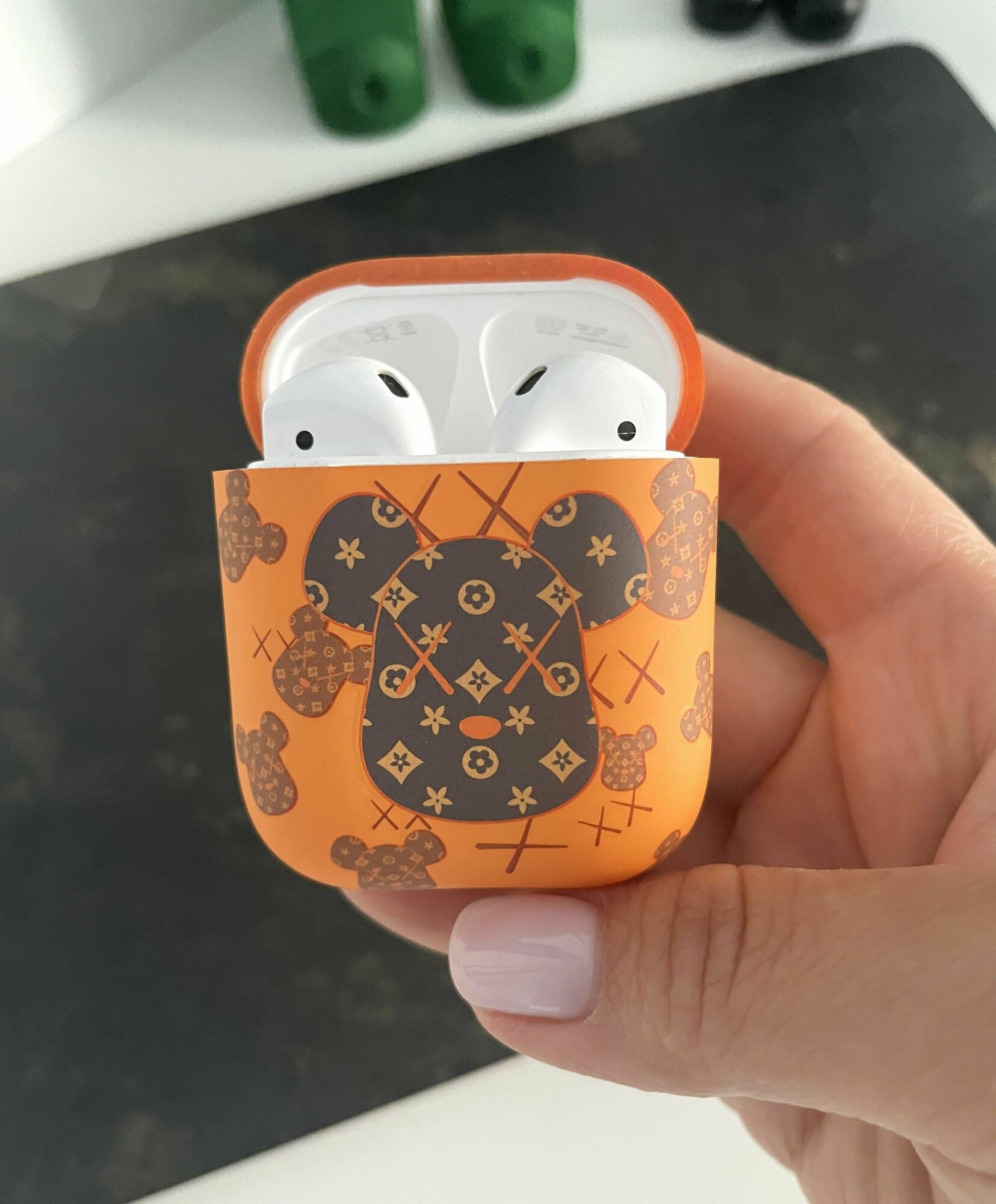 Чехол для наушников AirPods 1/2 (Bearbrick), оранжевый