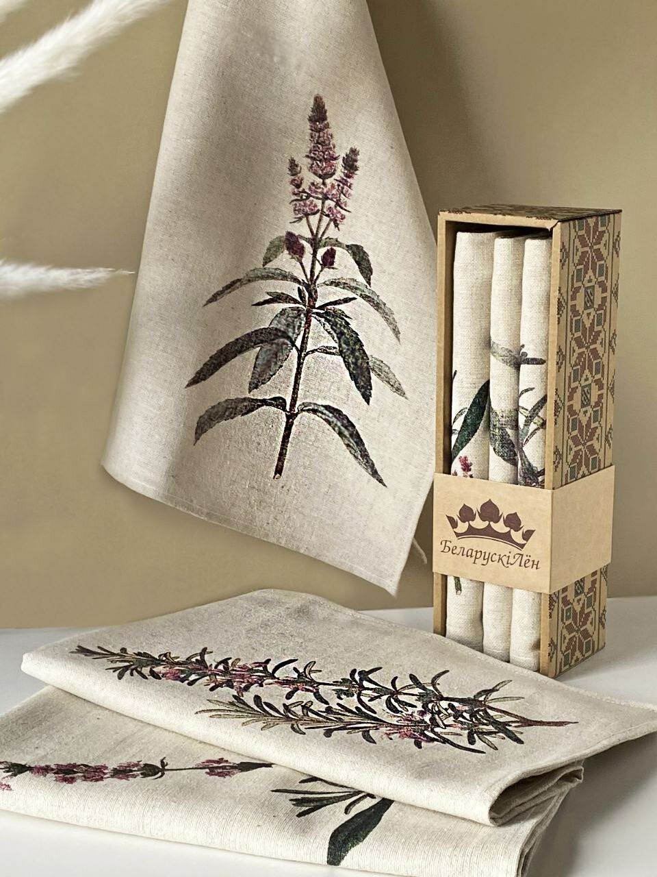 Набор кухонных льняных полотенец в подарочной коробке Прованские травы - фотография № 4