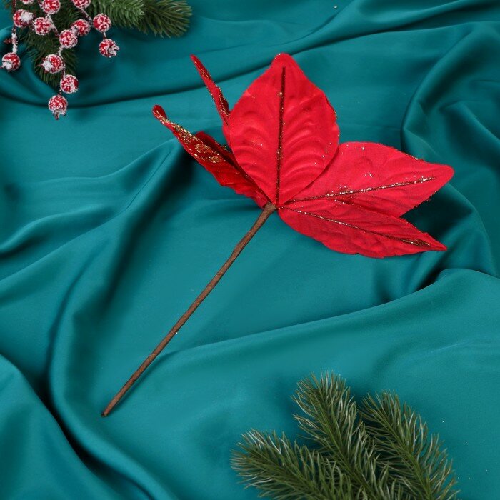 Зимнее волшебство Декор "Зимний цветок" напыление блеск, 24х20 см, красный