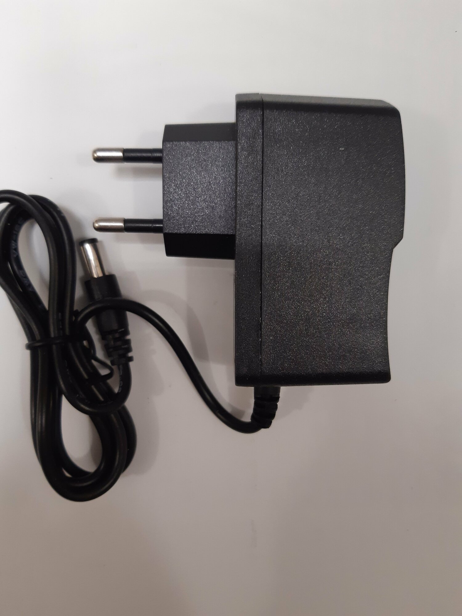 Адаптер сетевой 100-240V 5V 1A шекер 2.5*5.5мм