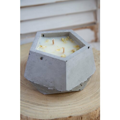 Свеча Пятиугольник (серый) Мускус Кашемир