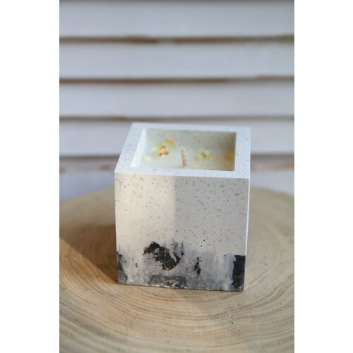 Свеча Куб средний (бело-черный) Ваниль-Пачули