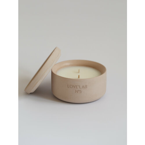 Свеча ароматическая LOVE'LAB №5 в подсвечнике, с крышкой, бежевая, арт. SHBEZH512