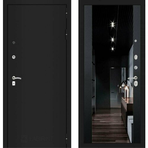 Входная дверь Labirint Classic Шагрень черная с тонированным зеркалом Максимум 880x2050, открывание правое
