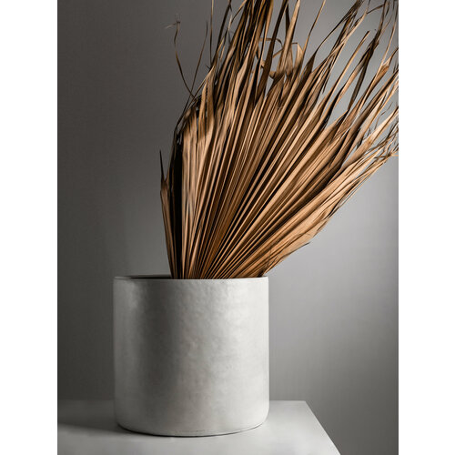 Кашпо напольное из бетона