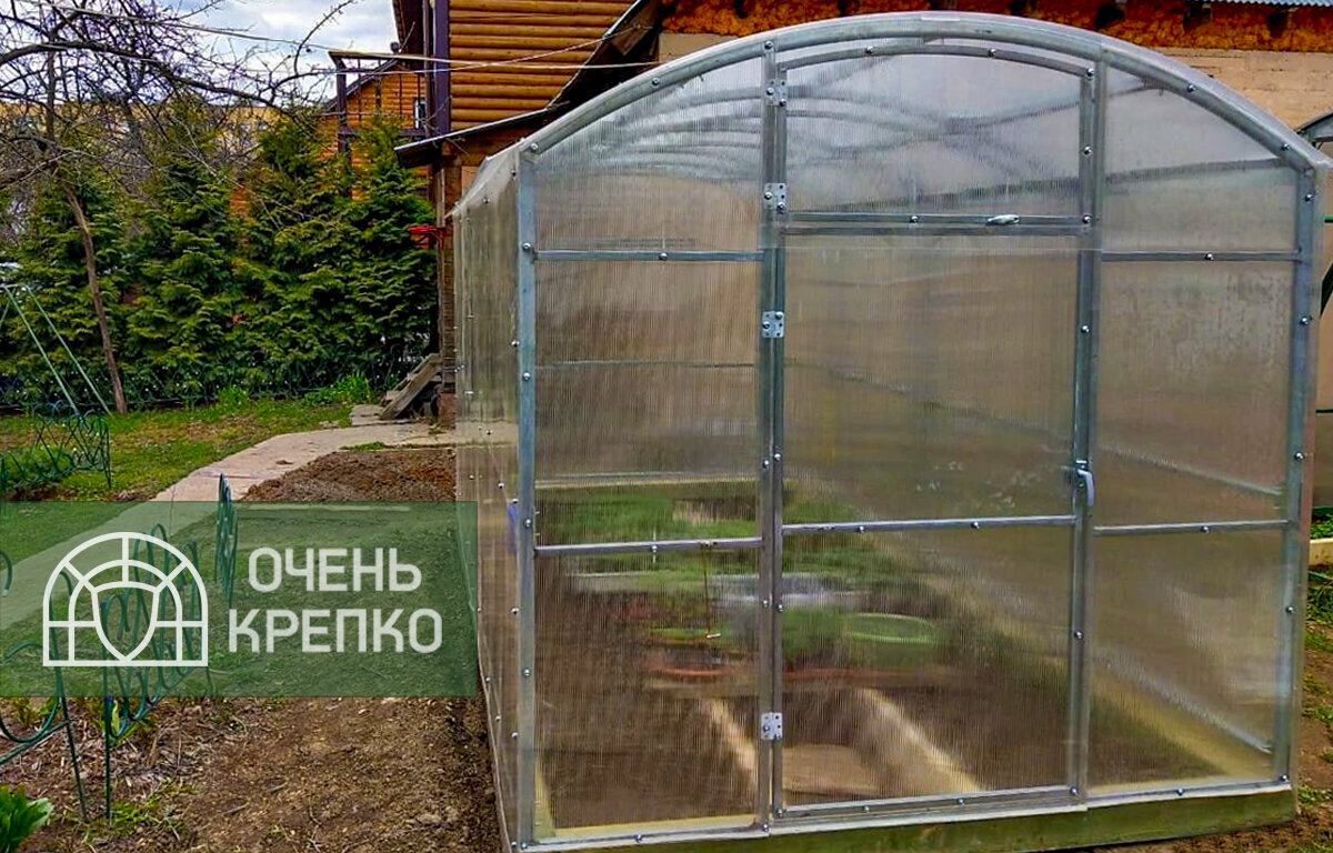 Теплица Сказка ( Поликарбонат: Премиум; Длина: 4м; Ширина: 2м; Стяжки: 7шт; Конструкция: Прямостенные; Металлический профиль: Двойная труба 40х20 + 20х20мм; )