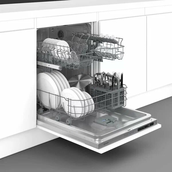 Встраиваемая посудомоечная машина 60см INDESIT DI 3C49 B - фотография № 2