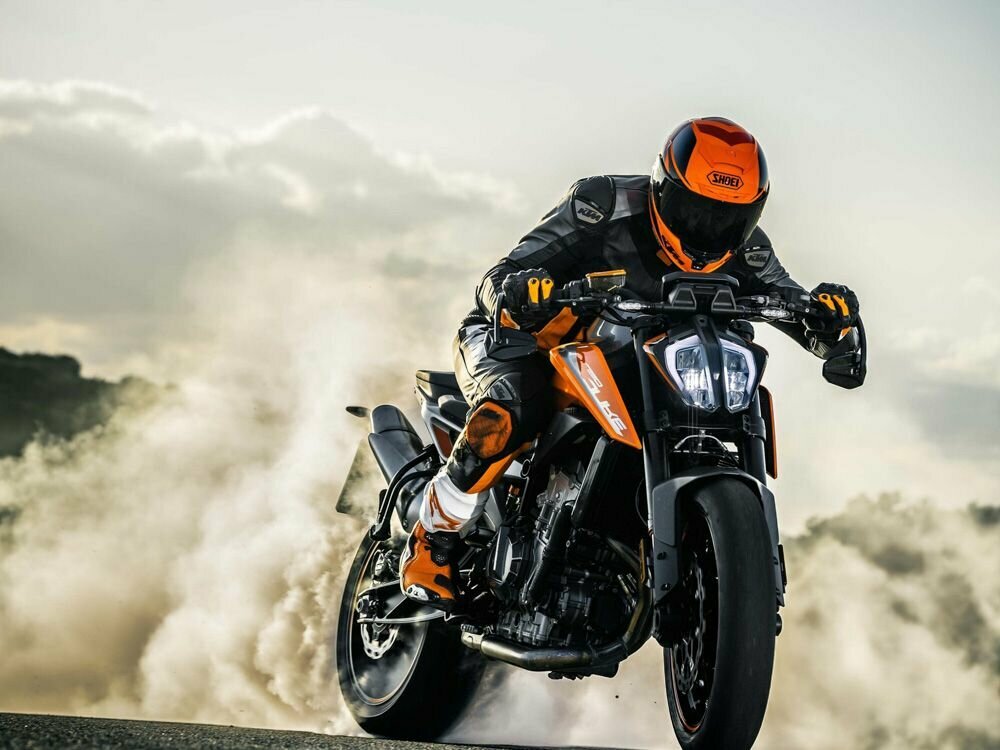 Байкер Yamaha fz1