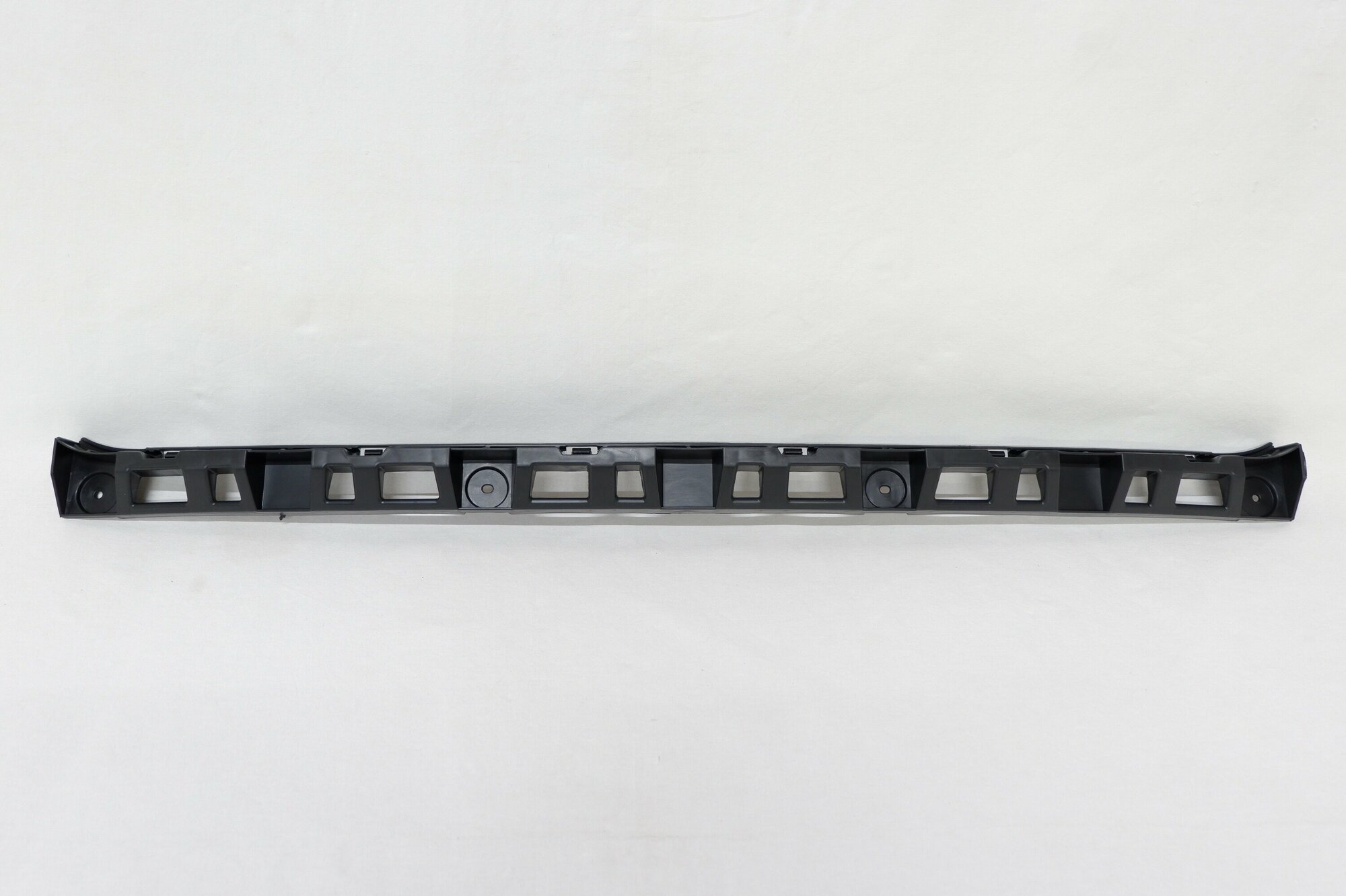 фото Кронштейн бампера заднего центральный для автомобиля Volkswagen Polo 5 2010-2020 6RU807863