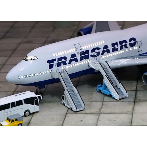 Модель самолёта Боинг 747 трансаэро с освещением салона. Длина 47 см.