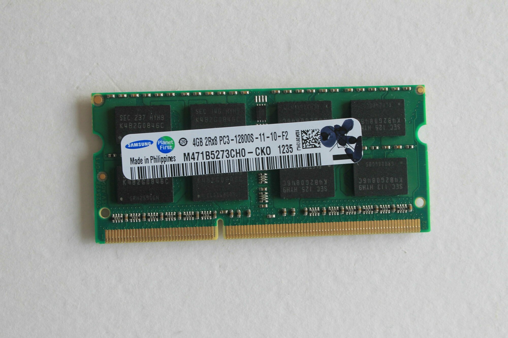 Samsung DDR3-1600 PC3-12800S 4Gb SODIMM 204PIN Модуль оперативной памяти для ноутбука