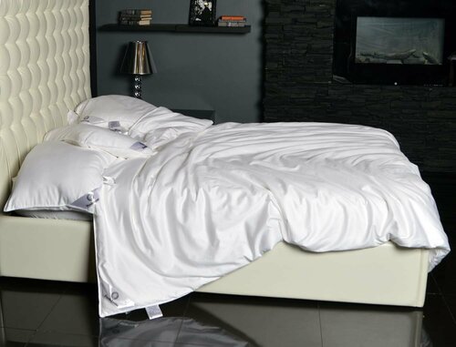 Одеяло шелковое Posteleon Perfect Silk легкое 135х200