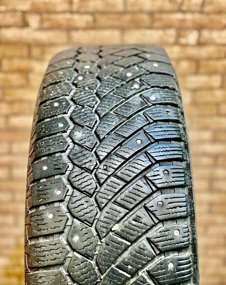 Continental ContiIceContact 215/65 R16