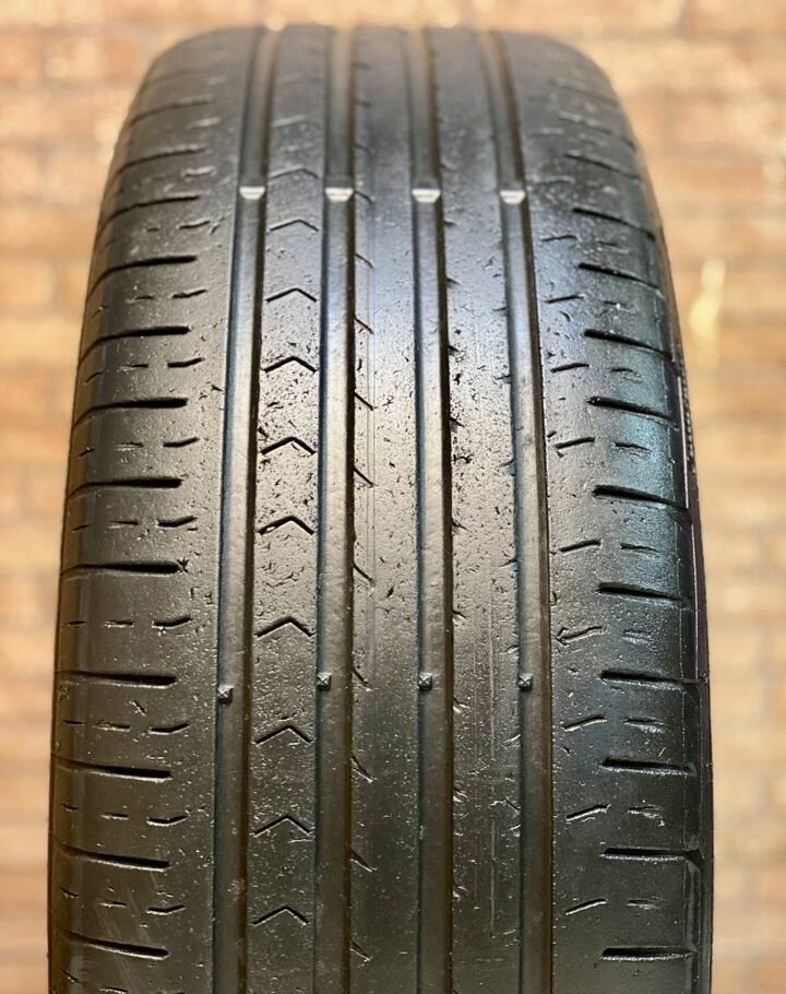 Continental ContiPremiumContact 5 215/60 R17