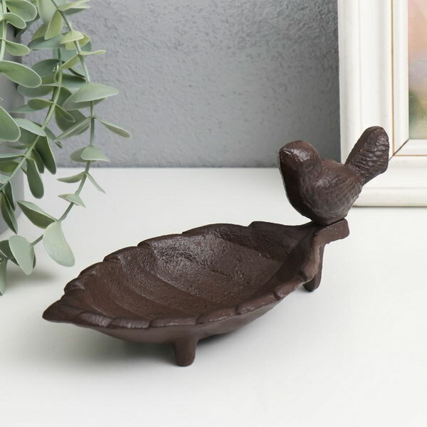 фото Сувенир чугун подставка "Птица на листе" 18х9х8 см