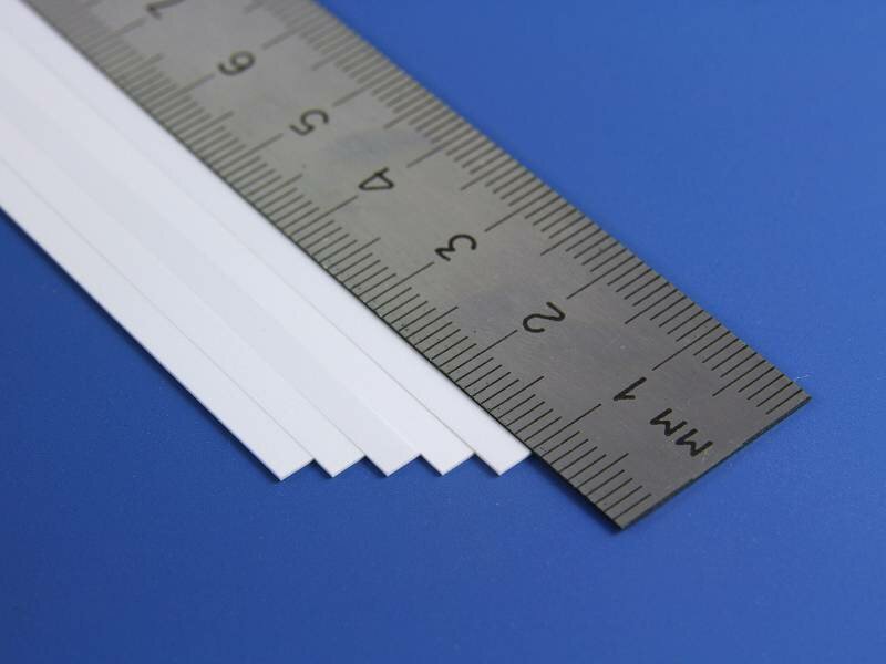 Полоска пластиковая для масштаба S 0.4х3.2 мм 10 шт