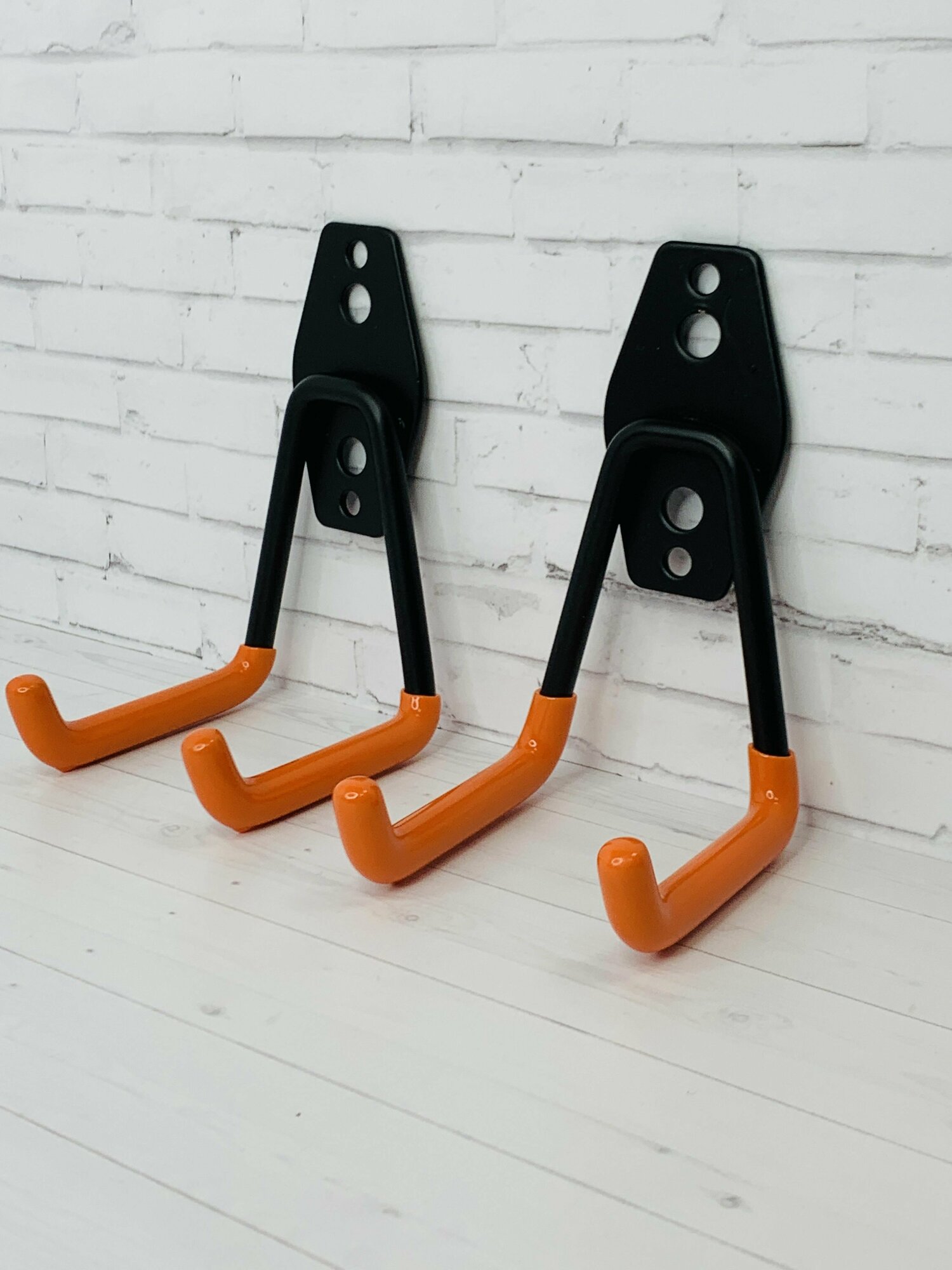 Крючок для садовых инструментов, 2 шт, оранжевый - фотография № 5