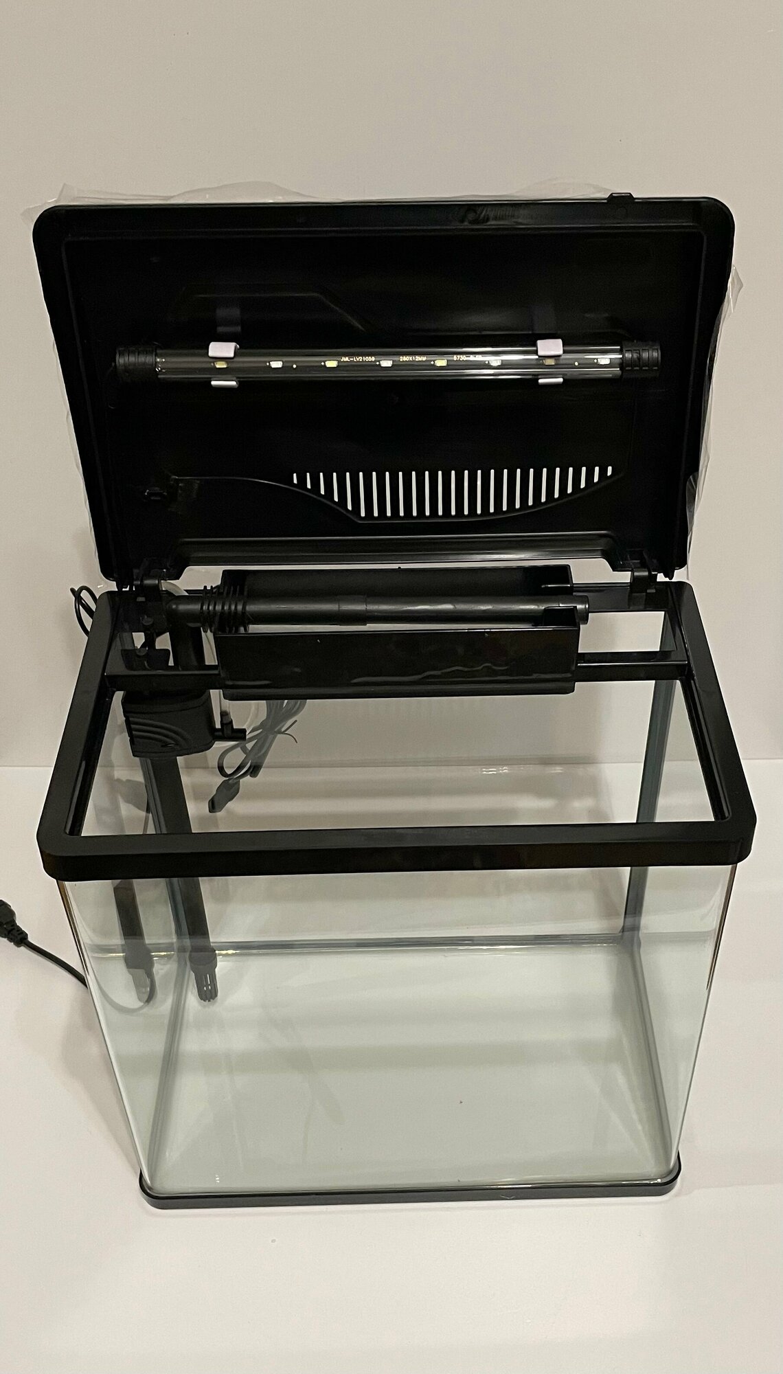 Аквариум PY-380Ч, в комплекте: LED-лампа, фильтр, 24 л, черный - фотография № 8