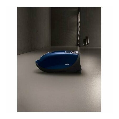 Пылесос Miele Complete C3 Parquet PowerLine Marine blue SGSF5 5500000₽