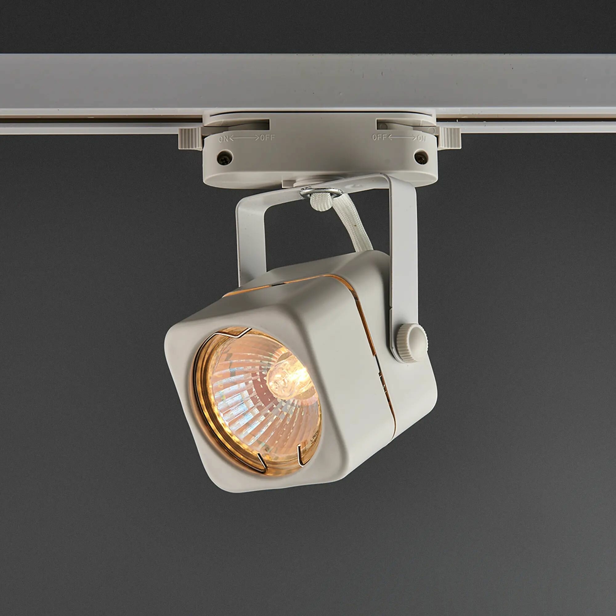 Трековый светильник Volpe UL-00007423 - фото №10