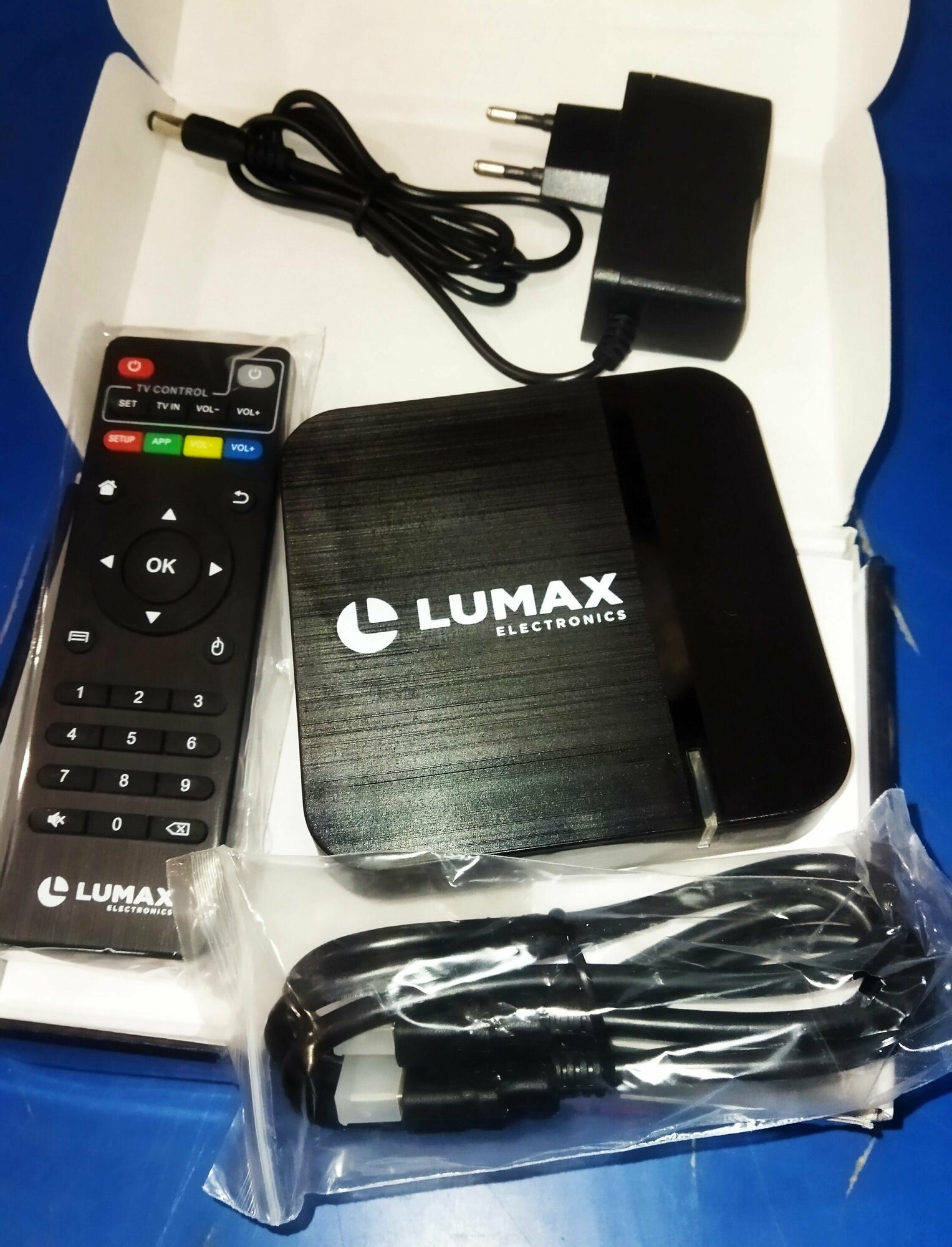 Mедиаплеер и Android Smart IPTV-приставка Lumax ID4102HD