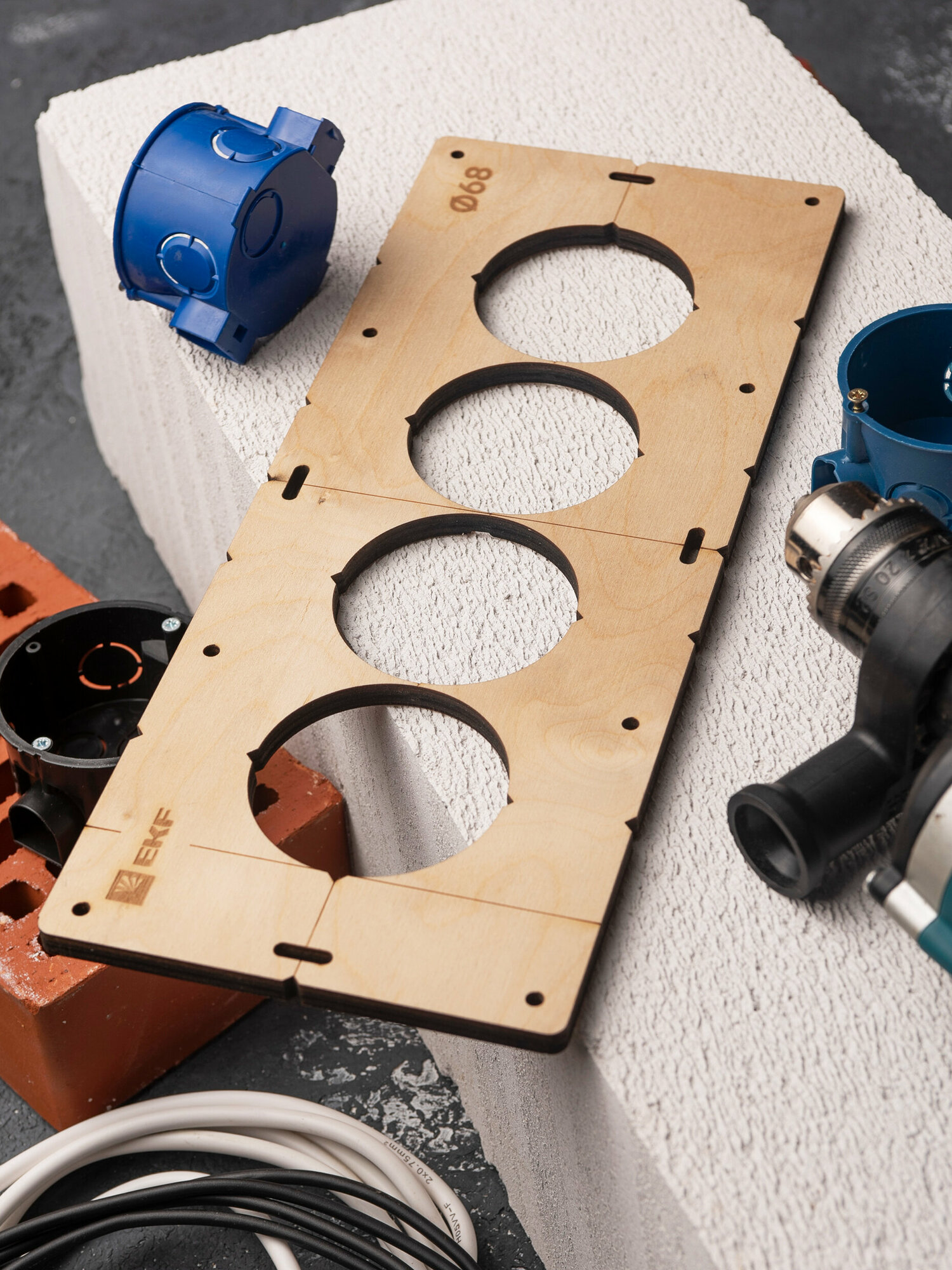 Шаблон для подрозетников EKF d 68 мм 4 поста - фото №9