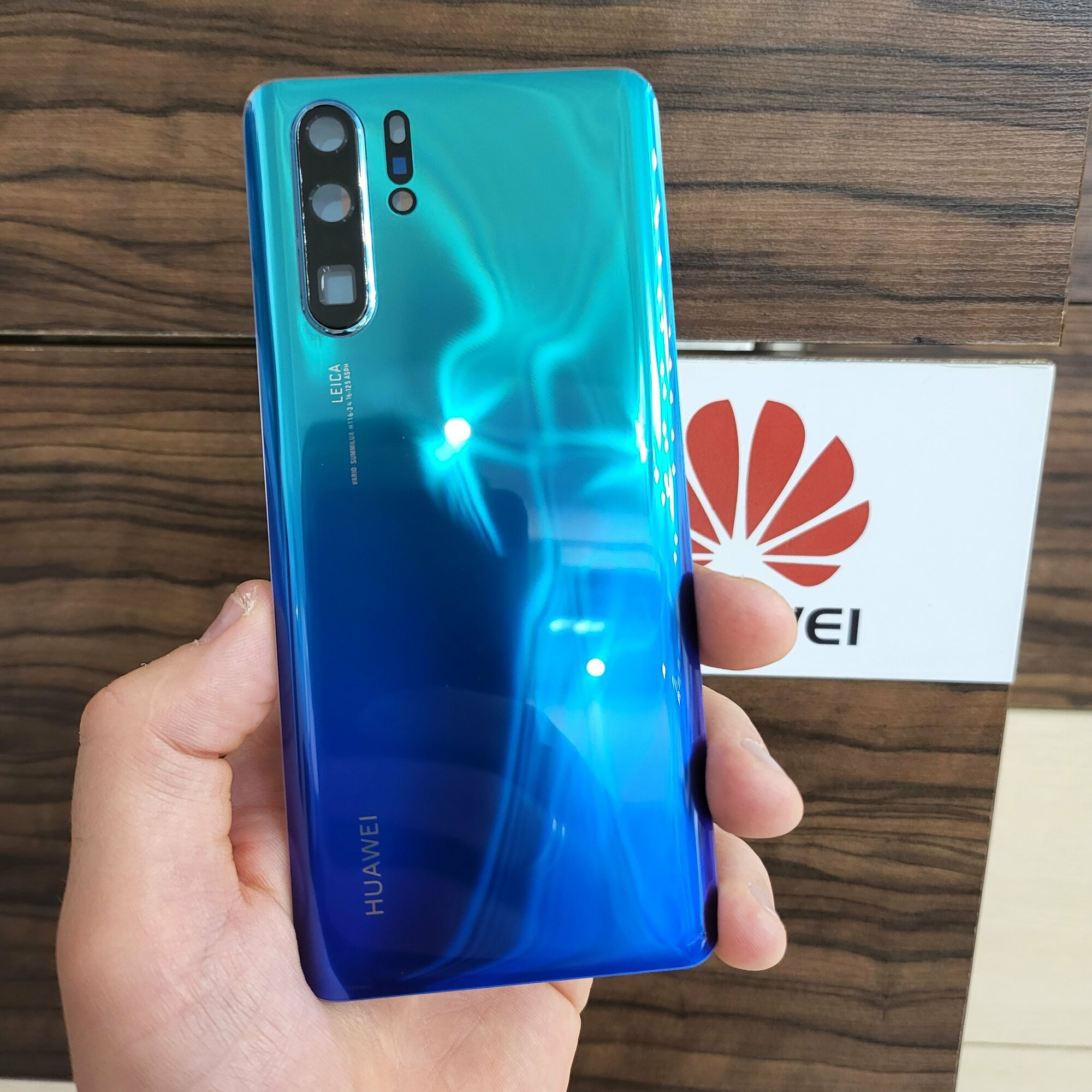 Крышка для Huawei P30 Pro - задняя стеклянная панель "Хорошее качество" (сине-голубого цвета)