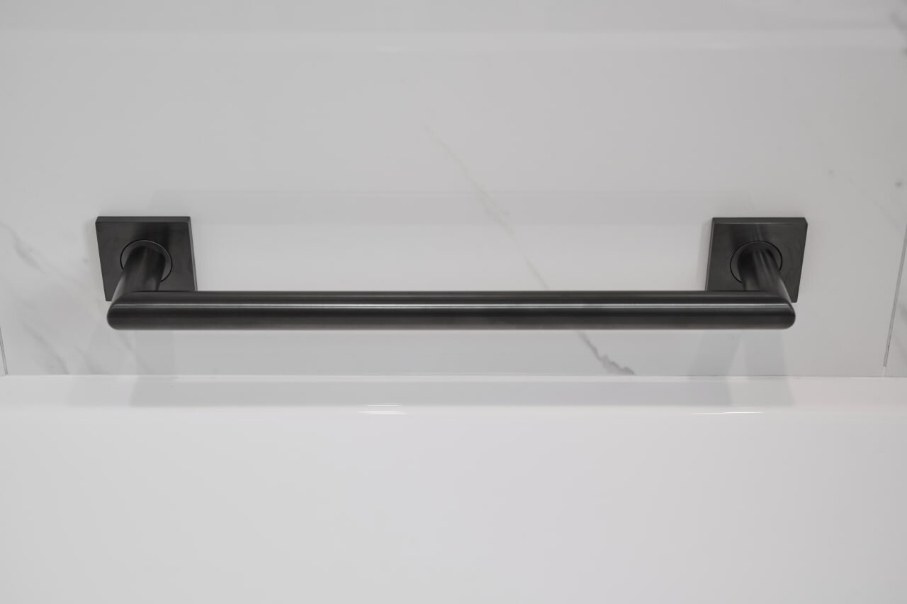 Поручень для ванной для пожилых 40х8.4х6 см металлический цвет оружейная сталь Йорта