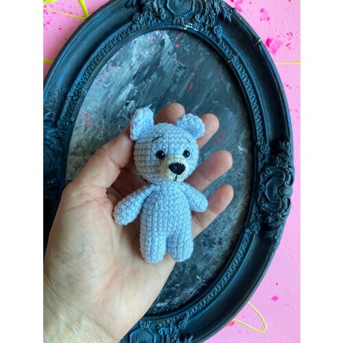 Мягкая вязаная игрушка мини Медведь светло голубого цвета 690₽