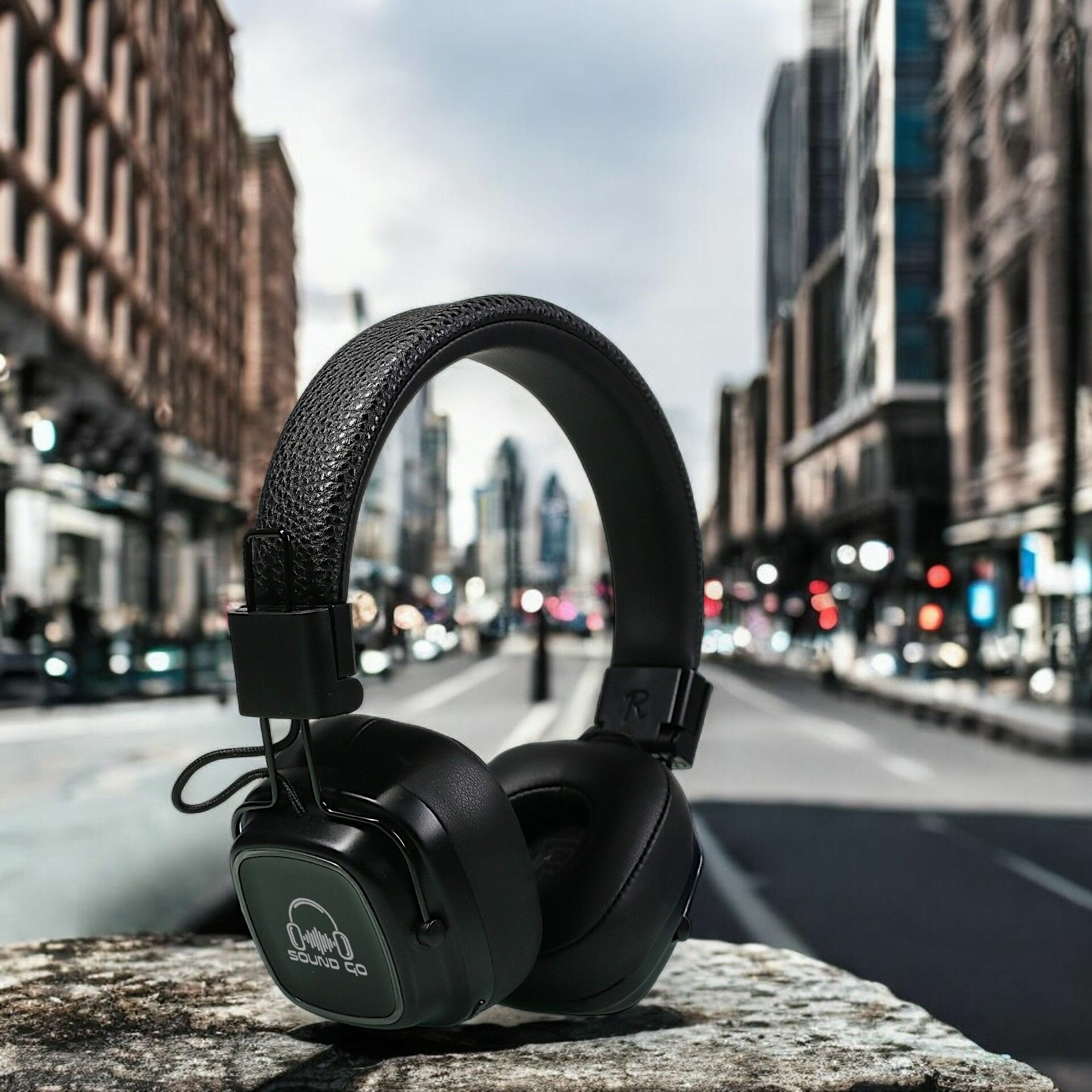 SOUND GO - CR-8 Black. Беспроводные наушники с поддержкой карты micro SD