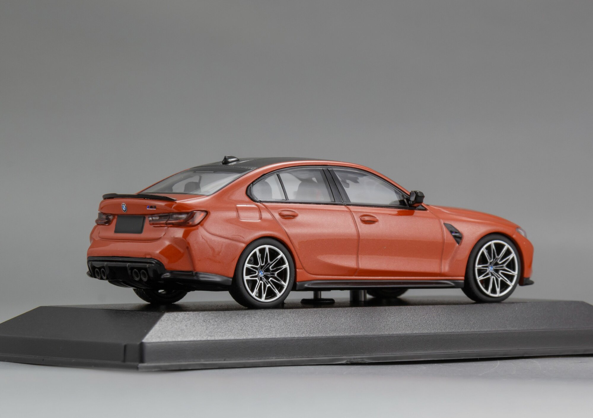 Коллекционная модель автомобиля Minichamps BMW M3, масштаб 1:43 — фото 1