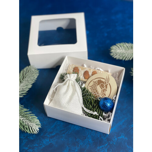 Новогодний подарочный набор в коробке 